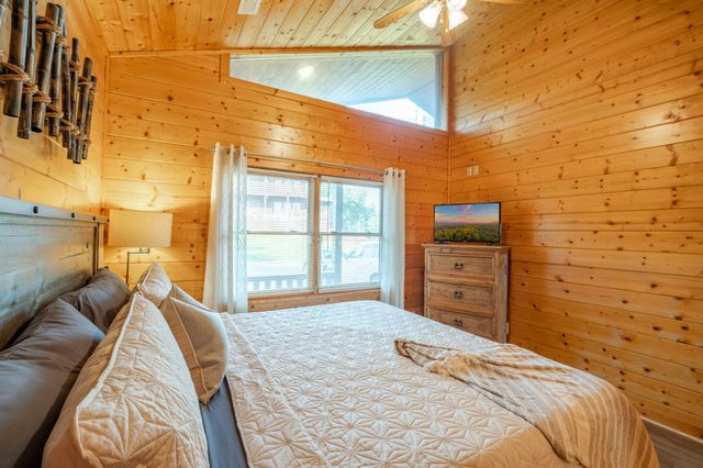 2044 Oakmont Drive, Sevierville, TN 37876