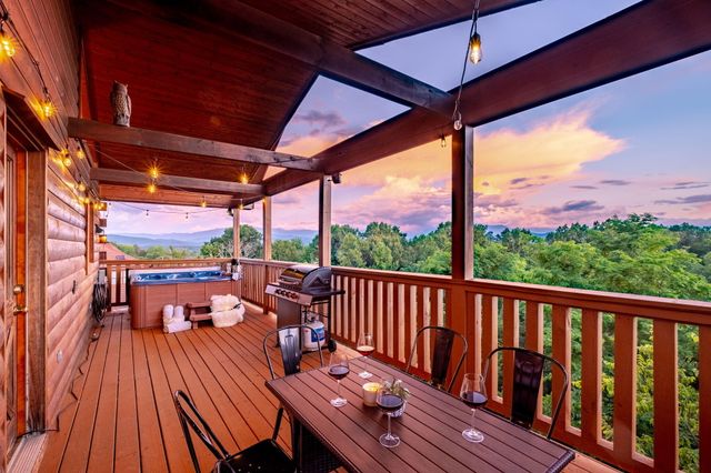 2044 Oakmont Drive, Sevierville, TN 37876