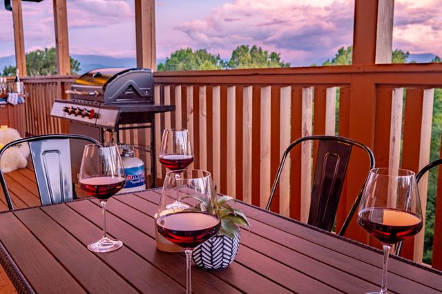 2044 Oakmont Drive, Sevierville, TN 37876