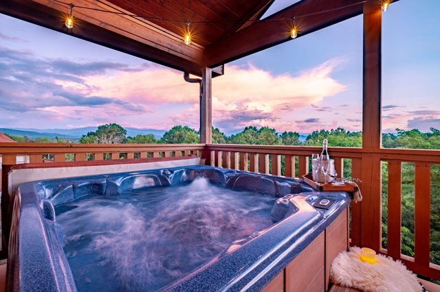 2044 Oakmont Drive, Sevierville, TN 37876