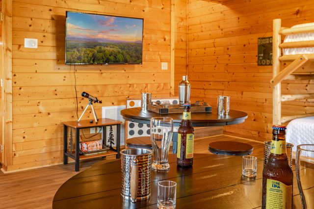 2044 Oakmont Drive, Sevierville, TN 37876