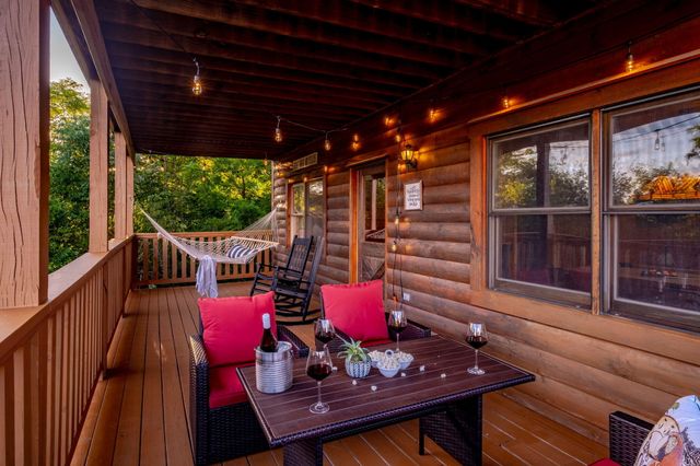 2044 Oakmont Drive, Sevierville, TN 37876