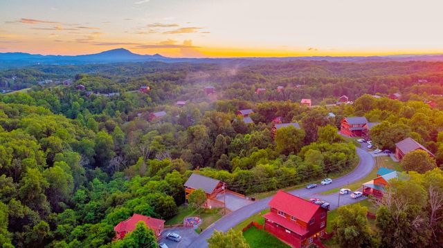 2044 Oakmont Drive, Sevierville, TN 37876