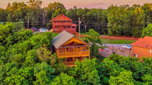 2044 Oakmont Drive, Sevierville, TN 37876