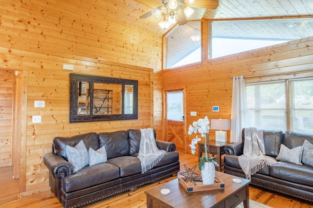 2044 Oakmont Drive, Sevierville, TN 37876