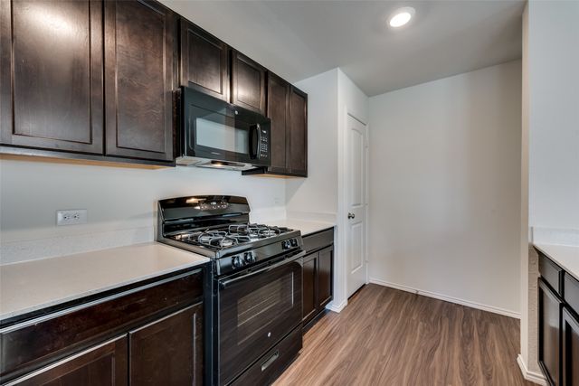 305 Falling Star Drive, Fort Worth, TX 76052