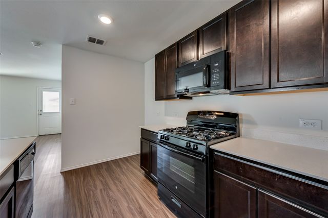 305 Falling Star Drive, Fort Worth, TX 76052