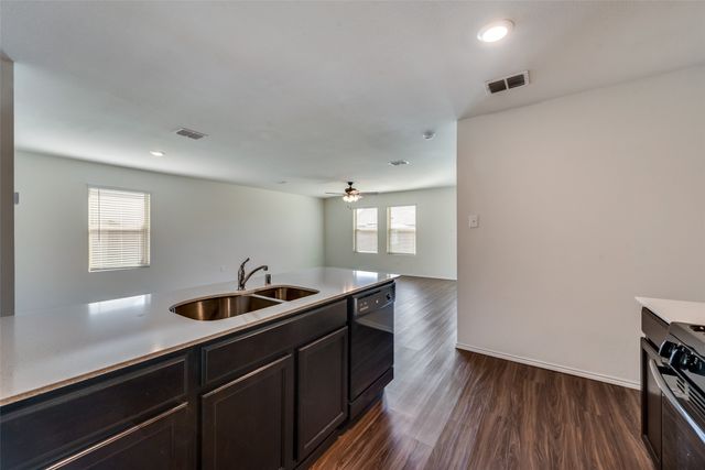 305 Falling Star Drive, Fort Worth, TX 76052