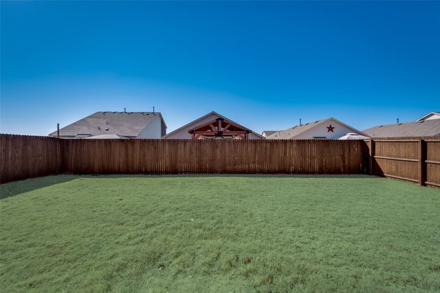 305 Falling Star Drive, Fort Worth, TX 76052