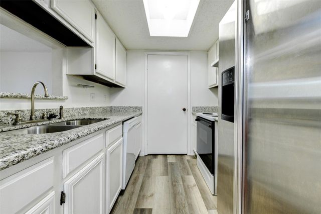 3915 Tanglewilde Street 3915, Houston, TX 77063