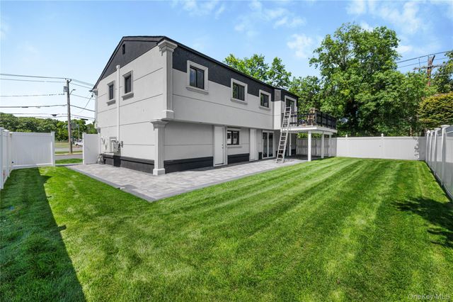 274 Central Park Road, Plainview, NY 11803