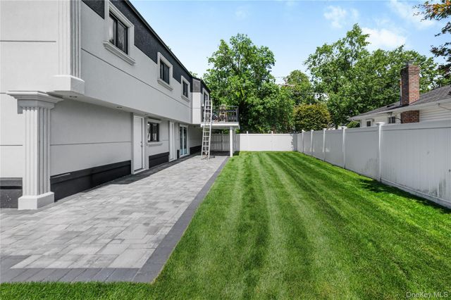 274 Central Park Road, Plainview, NY 11803