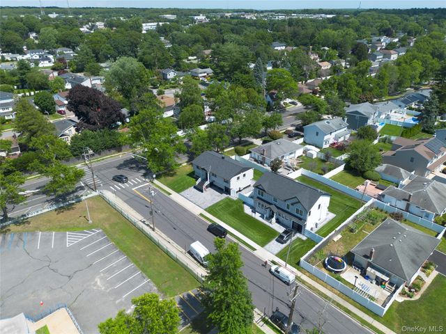 274 Central Park Road, Plainview, NY 11803