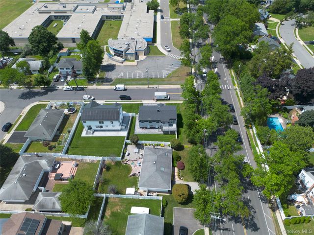 274 Central Park Road, Plainview, NY 11803