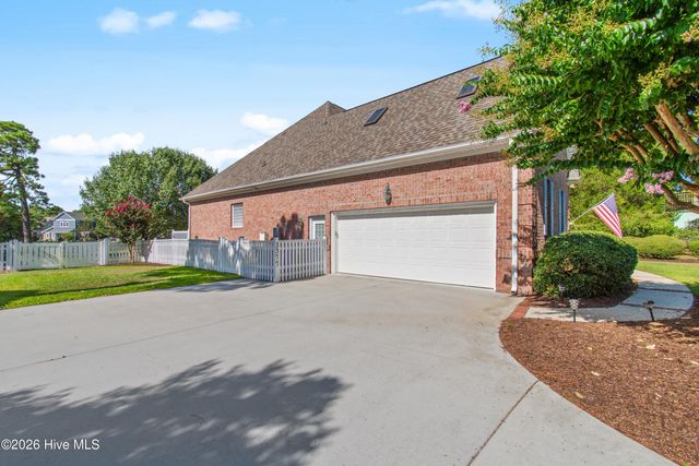 3377 St James Drive, Southport, NC 28461