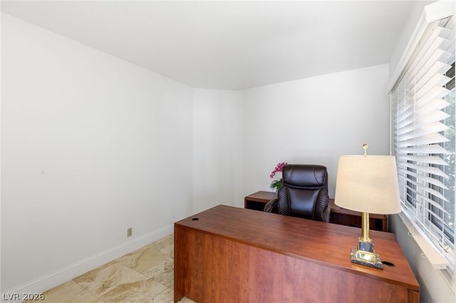 7943 Harbour Towne Avenue, Las Vegas, NV 89113