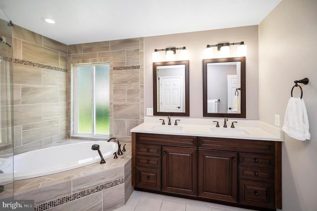 110 LEE CIR, Locust Grove, VA 22508