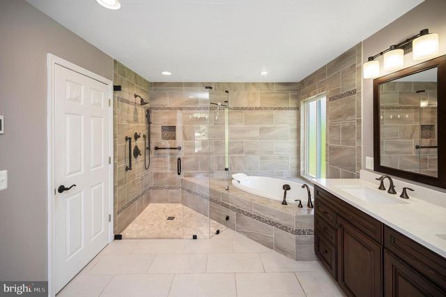 110 LEE CIR, Locust Grove, VA 22508