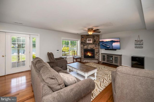 110 LEE CIR, Locust Grove, VA 22508