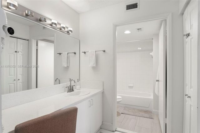 19555 E Country Club Dr 8208, Aventura, FL 33180