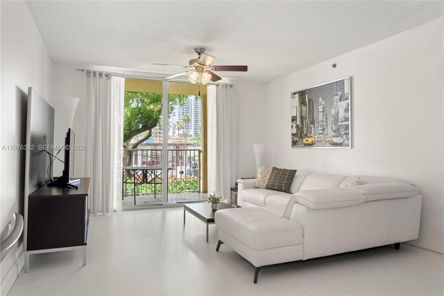 19555 E Country Club Dr 8208, Aventura, FL 33180