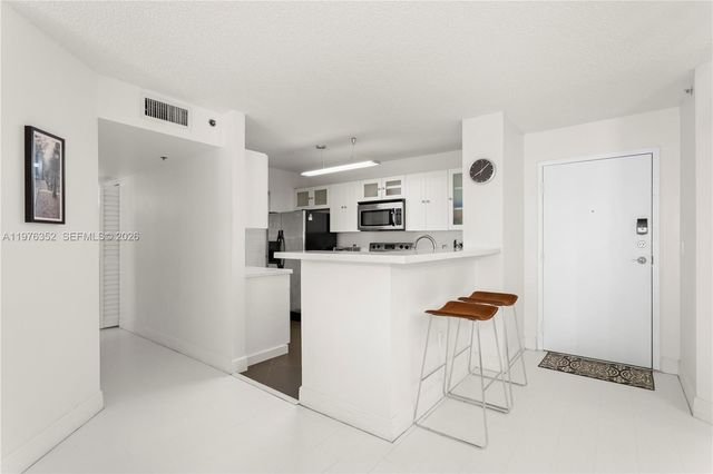 19555 E Country Club Dr 8208, Aventura, FL 33180