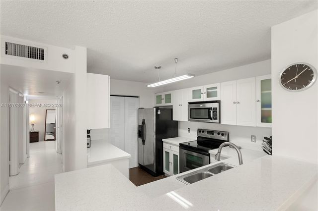 19555 E Country Club Dr 8208, Aventura, FL 33180