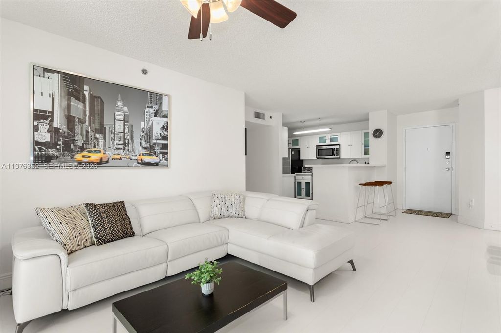 19555 E Country Club Dr 8208, Aventura, FL 33180