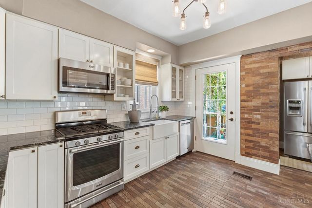 3630 Edwards, Cincinnati, OH 45208