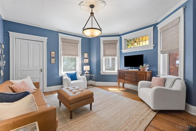 3630 Edwards, Cincinnati, OH 45208