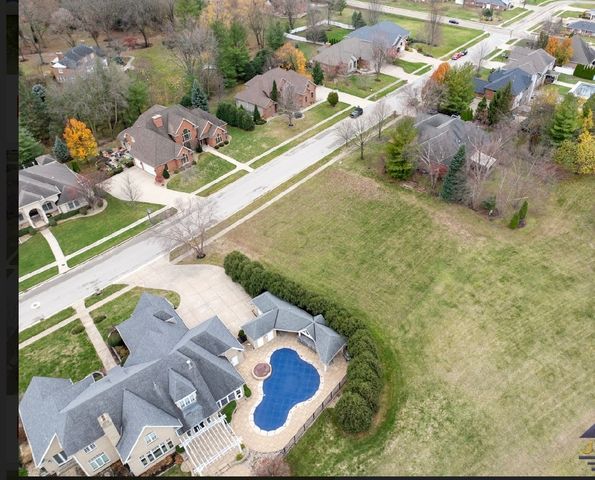 9 Baker Park Avenue, Peru, IL 61354