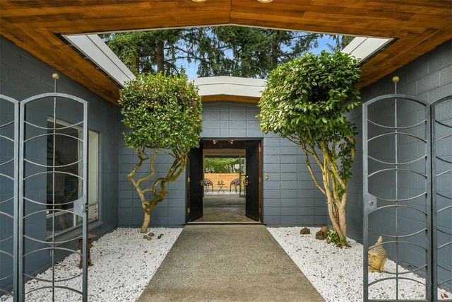 20405 3rd Avenue S, Seattle, WA 98198
