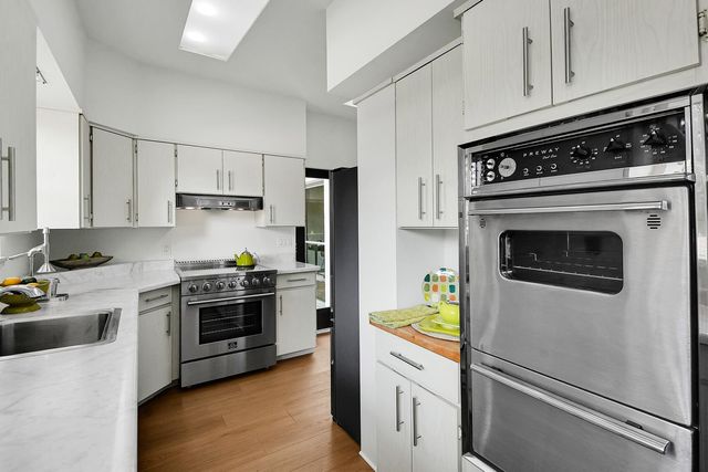20405 3rd Avenue S, Seattle, WA 98198
