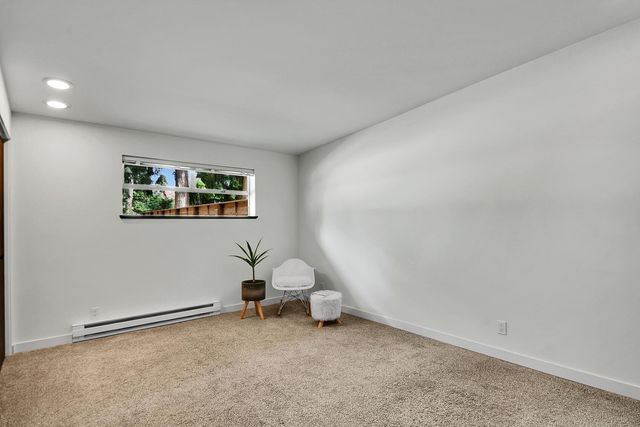 20405 3rd Avenue S, Seattle, WA 98198