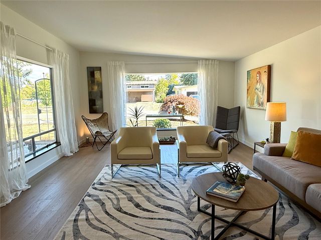 20405 3rd Avenue S, Seattle, WA 98198