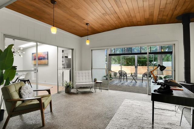 20405 3rd Avenue S, Seattle, WA 98198