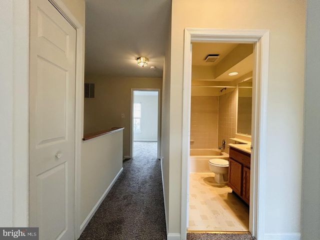 20865 SANDSTONE SQ, Sterling, VA 20165