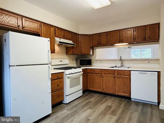 20865 SANDSTONE SQ, Sterling, VA 20165