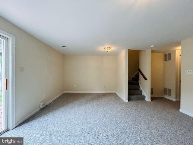 20865 SANDSTONE SQ, Sterling, VA 20165