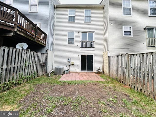 20865 SANDSTONE SQ, Sterling, VA 20165