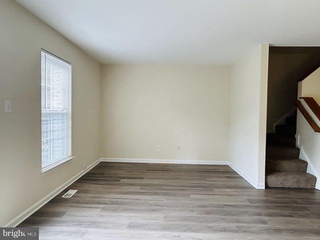 20865 SANDSTONE SQ, Sterling, VA 20165