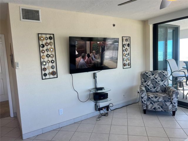 1001 POINT OF ROCKS ROAD 412, Sarasota, FL 34242