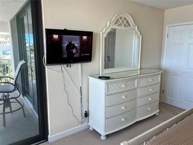 1001 POINT OF ROCKS ROAD 412, Sarasota, FL 34242