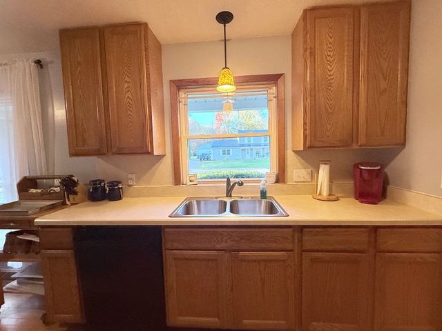 102 VALLEYVIEW Drive, Edinboro, PA 16412