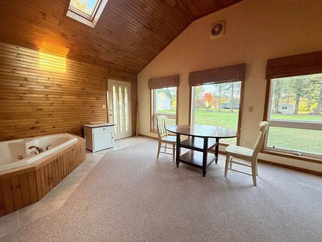 102 VALLEYVIEW Drive, Edinboro, PA 16412