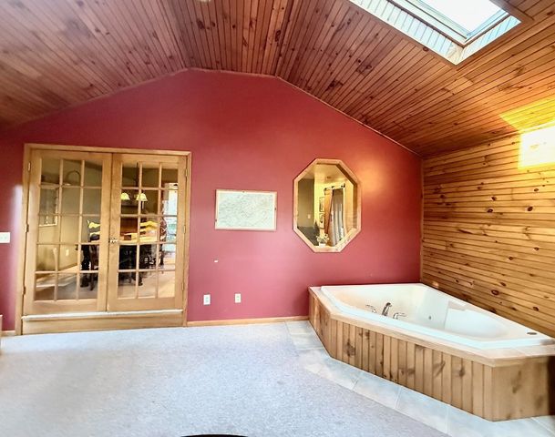 102 VALLEYVIEW Drive, Edinboro, PA 16412