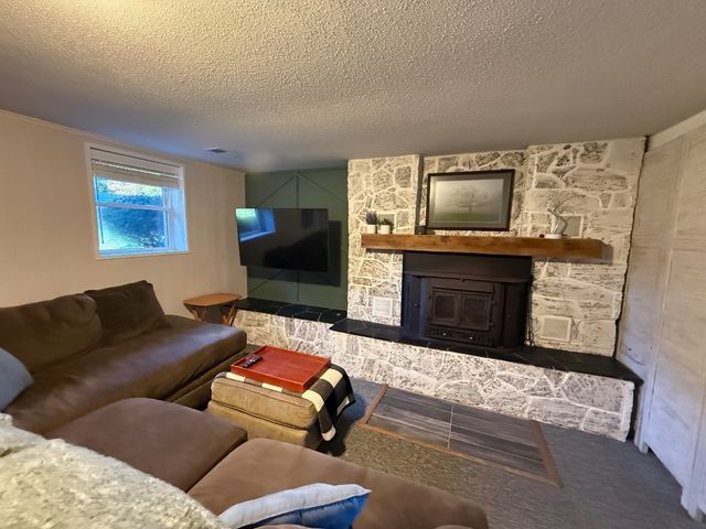 102 VALLEYVIEW Drive, Edinboro, PA 16412