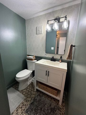 102 VALLEYVIEW Drive, Edinboro, PA 16412