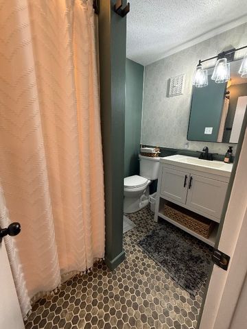 102 VALLEYVIEW Drive, Edinboro, PA 16412