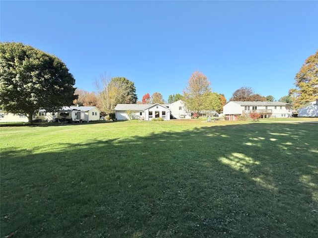 102 VALLEYVIEW Drive, Edinboro, PA 16412